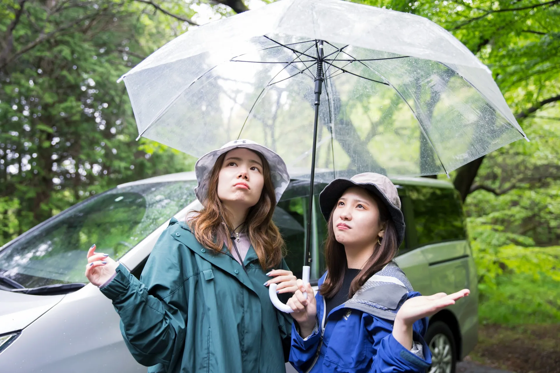 キャンプ初心者必見雨の日対策：楽しみ方と必須アイテムを徹底紹介